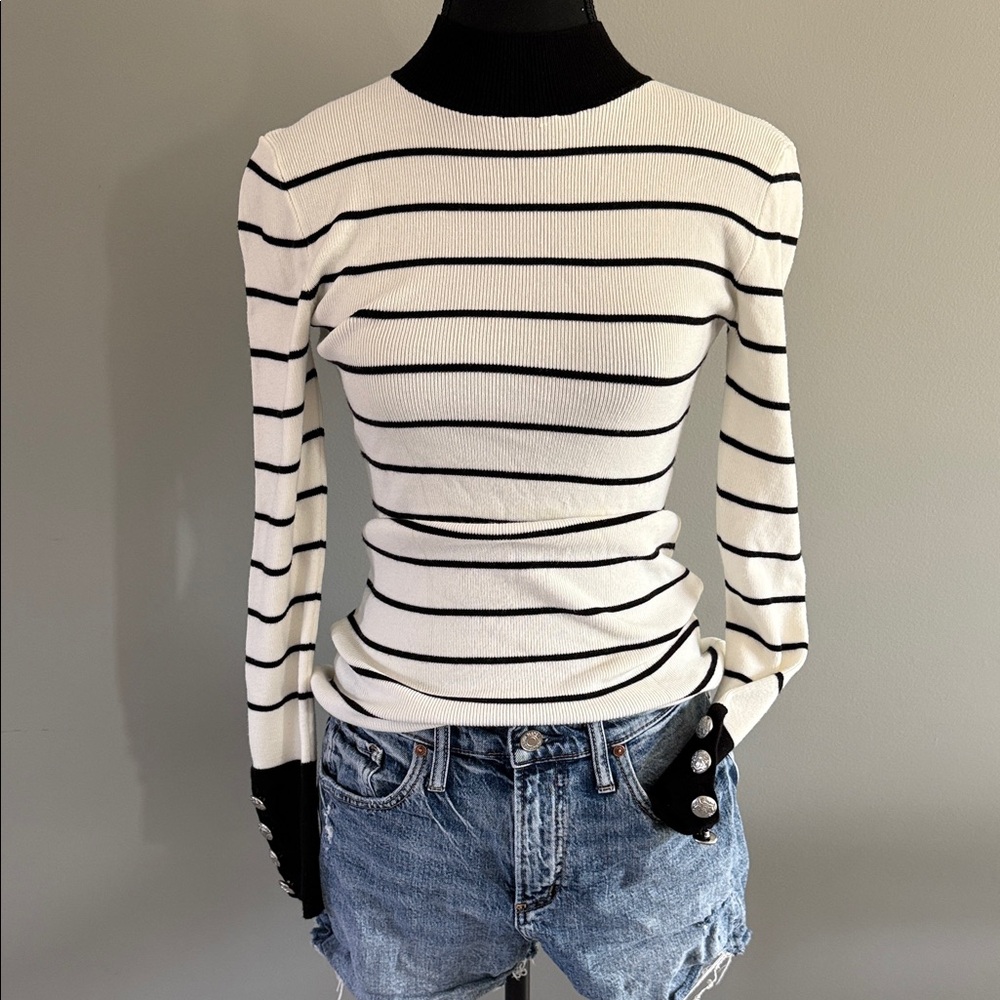 GUESS Striped Long Sleeve stretch Tee with Contrast Cuffs - Black/White